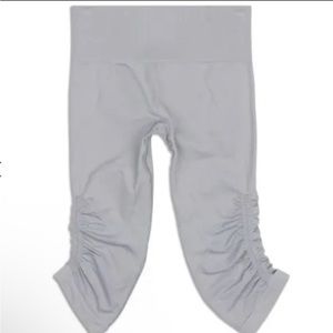 Lululemon In the Flow Cropped Leggings EUC